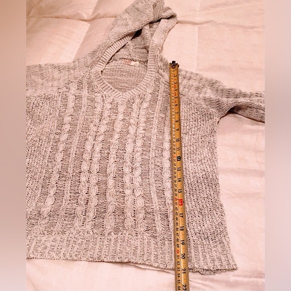 SO Cable knit V neck hooded sweater size Small super cute - Picture 5 of 8